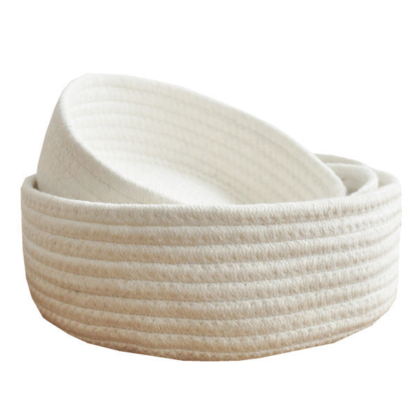 Lit en panier tissé à la main